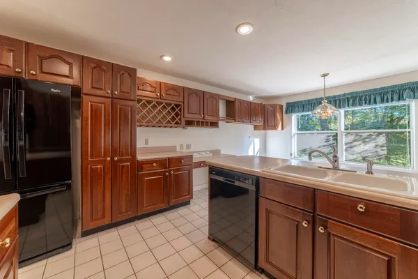 $375,000 | 3004 White Oaks Lane, Buchanan, MI 49107