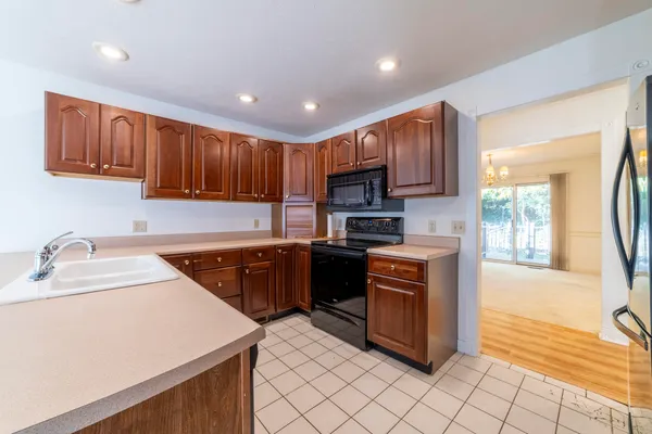 $375,000 | 3004 White Oaks Lane, Buchanan, MI 49107