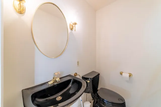 $399,000 | 3004 White Oaks Lane, Buchanan, MI 49107