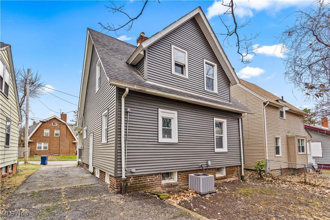 3639 Randolph Road Cleveland Heights, OH 44121 - Photo 3 of 38