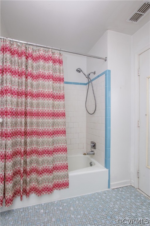11610 Buckhorn Road Chesterfield, VA 23838 - Photo 24 of 37 a bathroom with a bathtub and shower