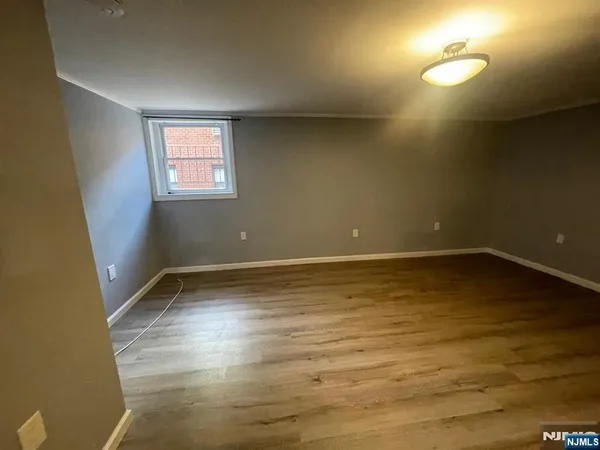 $2,500 | 309 Essex Street, Unit 5, Hackensack, NJ 07601