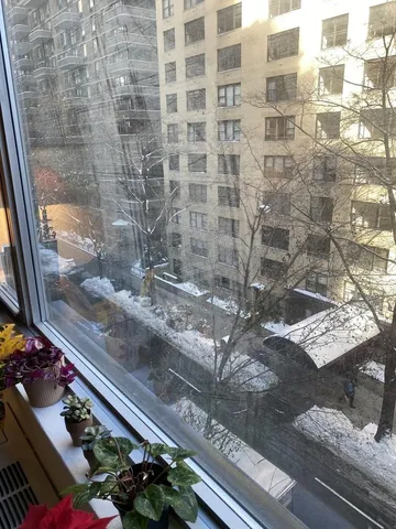 $3,200 | 330 East 49th Street, Unit 6G | Midtown East