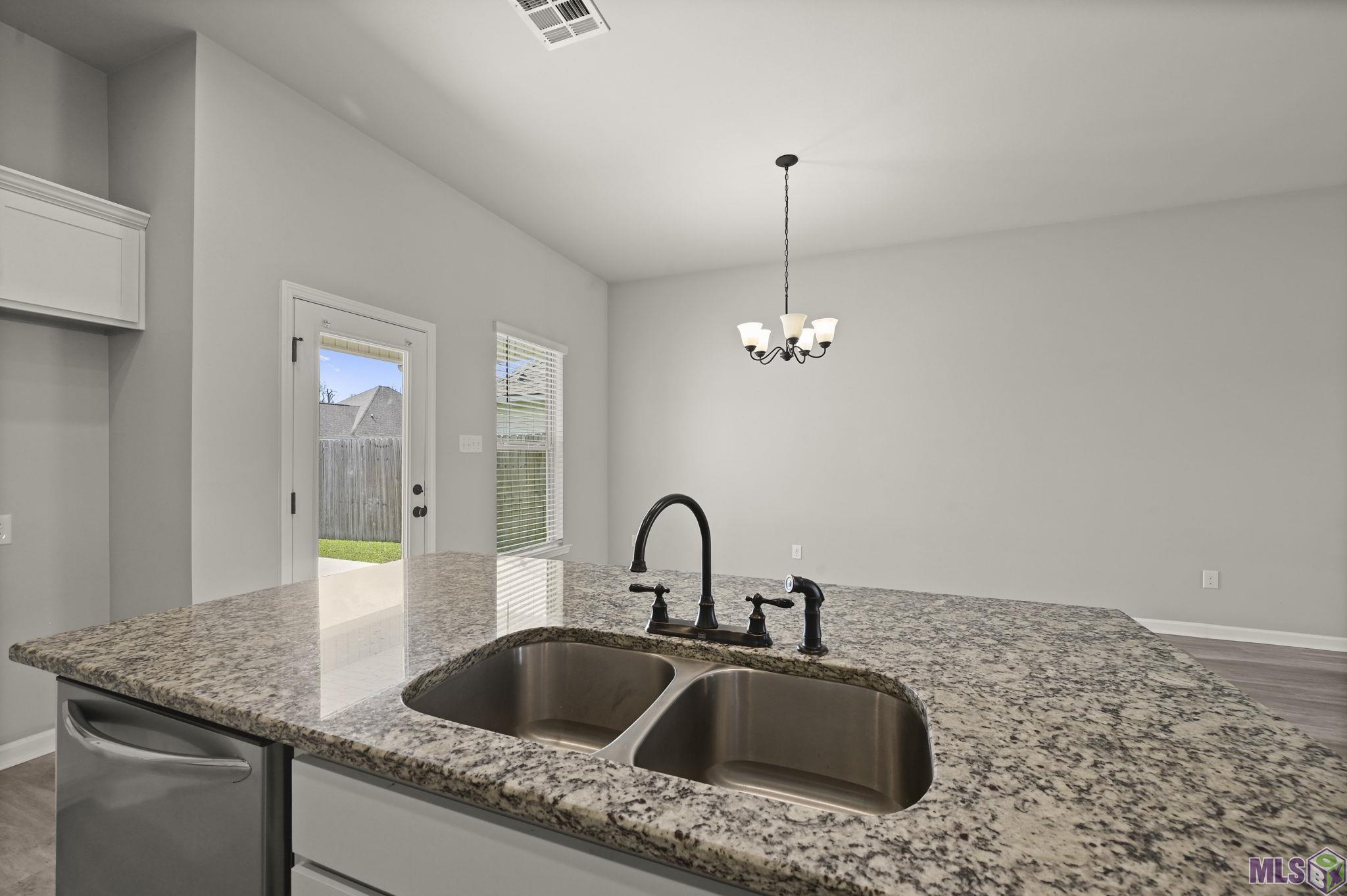 43119 Pointside Avenue Prairieville, LA 70769 - Photo 8 of 25