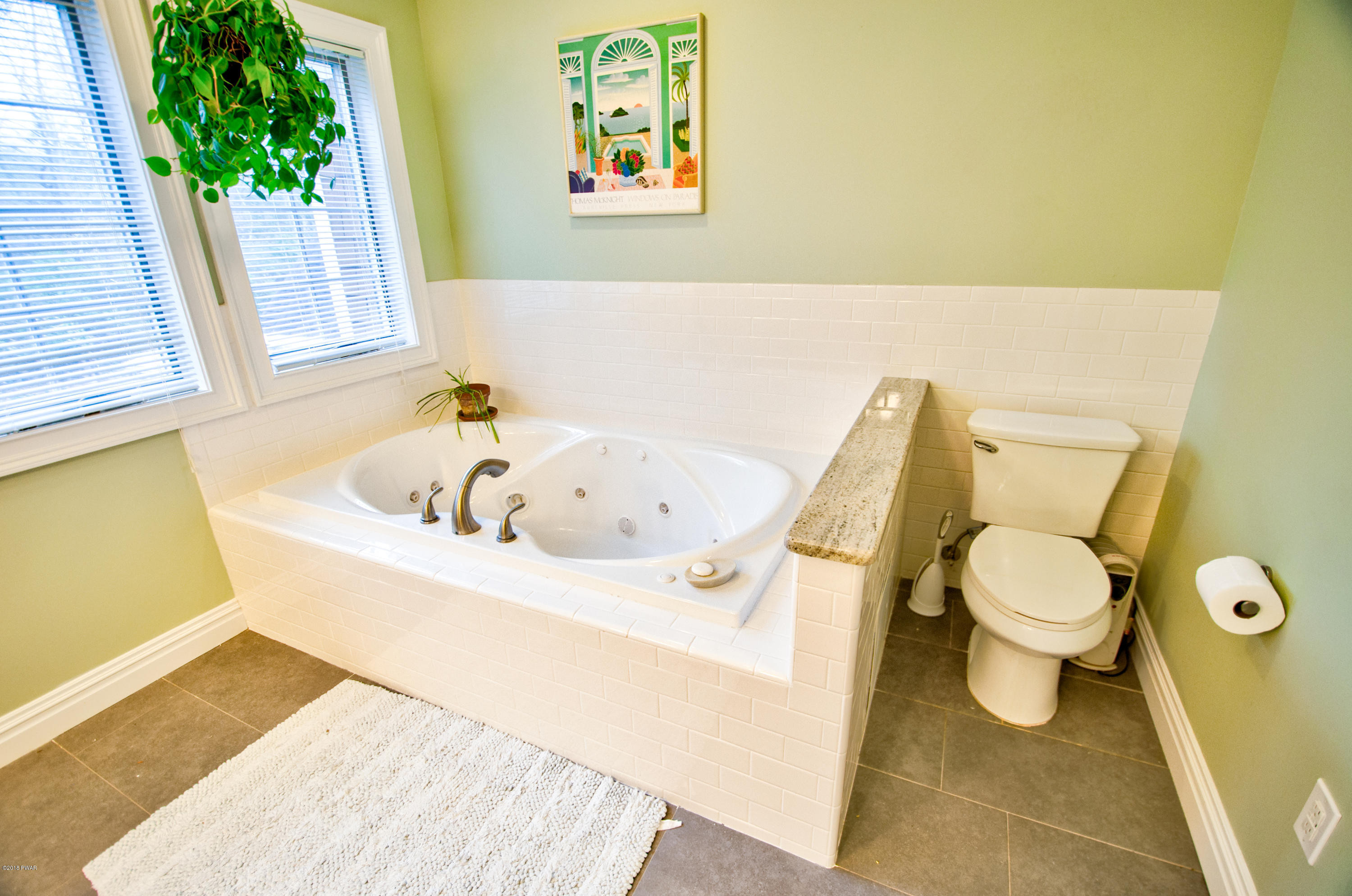 126 Field Bend Road Hawley, PA 18428 - Photo 32 of 53 34-Bathroom - master - whirlpool tub