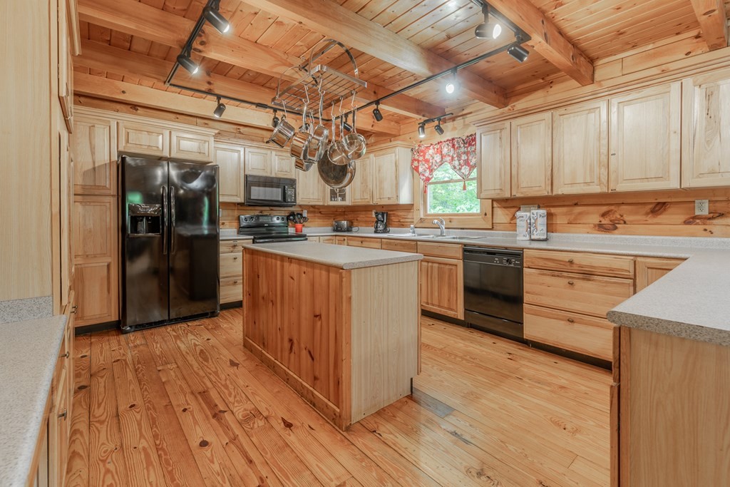 2548 Happy Hollow Road Sevierville, TN 37862 - Photo 17 of 60 Gallery Image 17