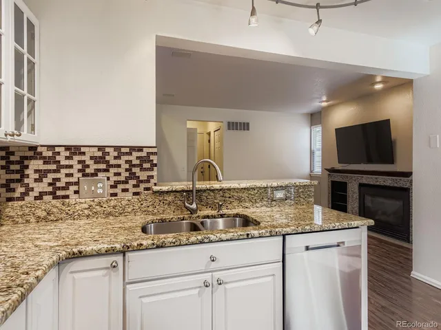 $624,900 | 2266 West Ashwood Place, Highlands Ranch, CO 80129