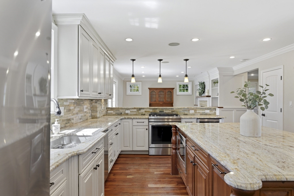 41 Stone Street, Unit 41 Walpole, MA 02081 - Photo 6 of 23