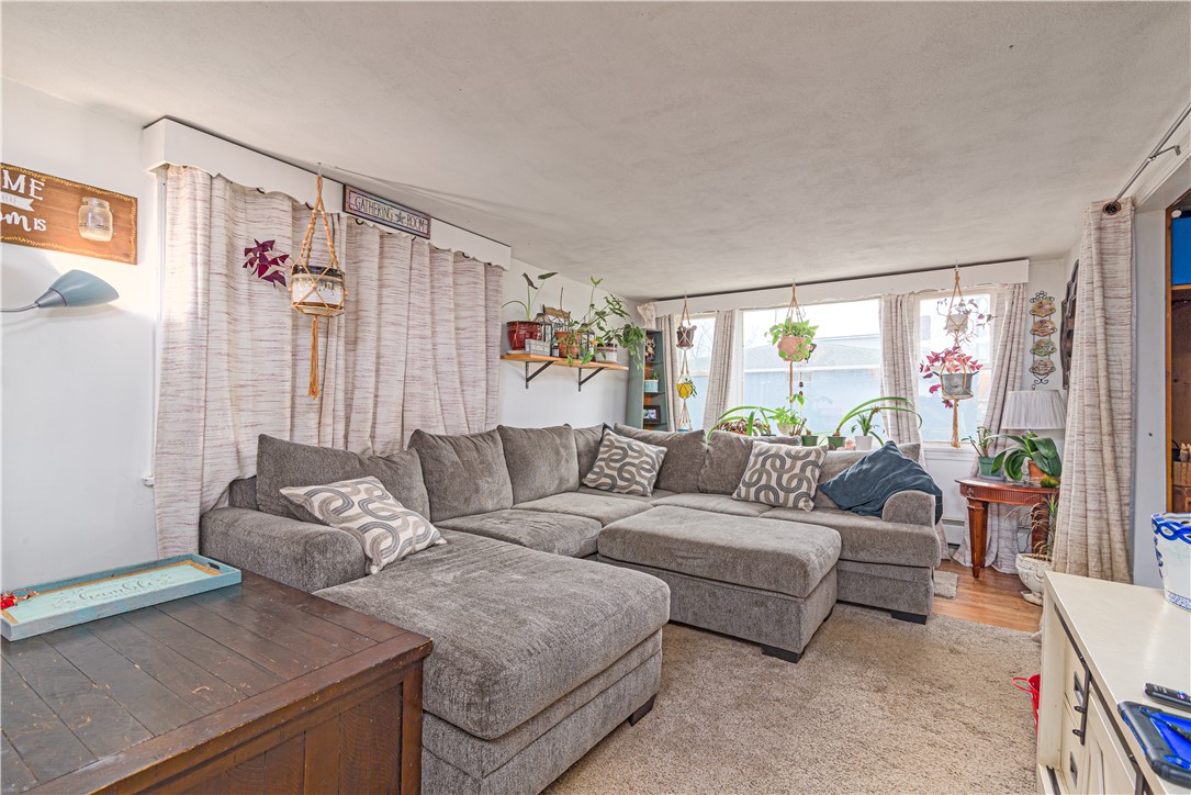 84 Pierce Street Westerly, RI 02891 - Photo 14 of 33