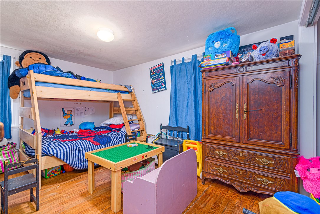 84 Pierce Street Westerly, RI 02891 - Photo 16 of 33