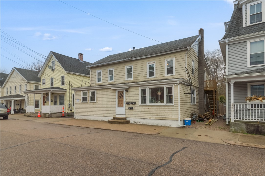 84 Pierce Street Westerly, RI 02891 - Photo 3 of 33