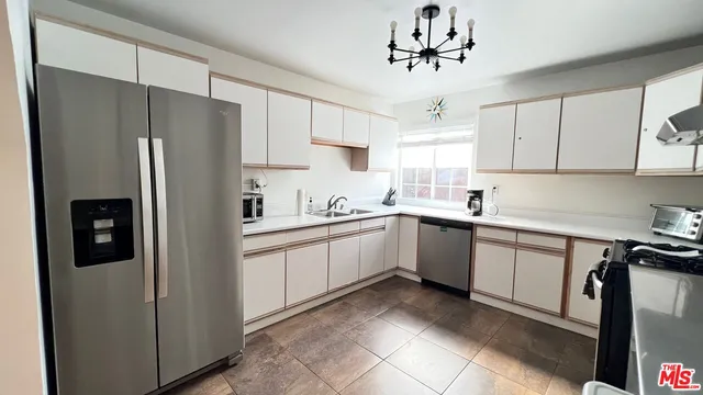 $5,600 | 813 5th Avenue, Venice, CA 90291