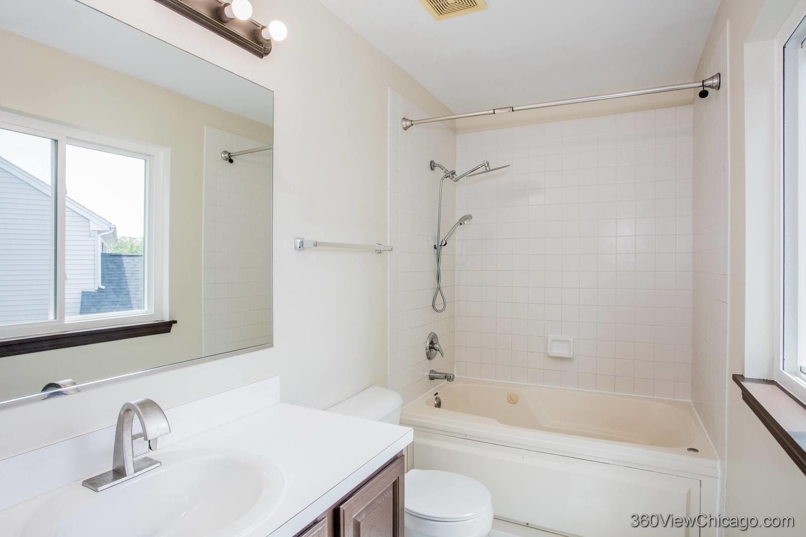 305 West Applegate Court Round Lake, IL 60073 - Photo 26 of 32