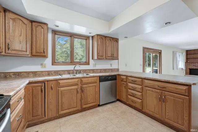 $210,000 | 906 East 49th Street, Marion, IN 46953