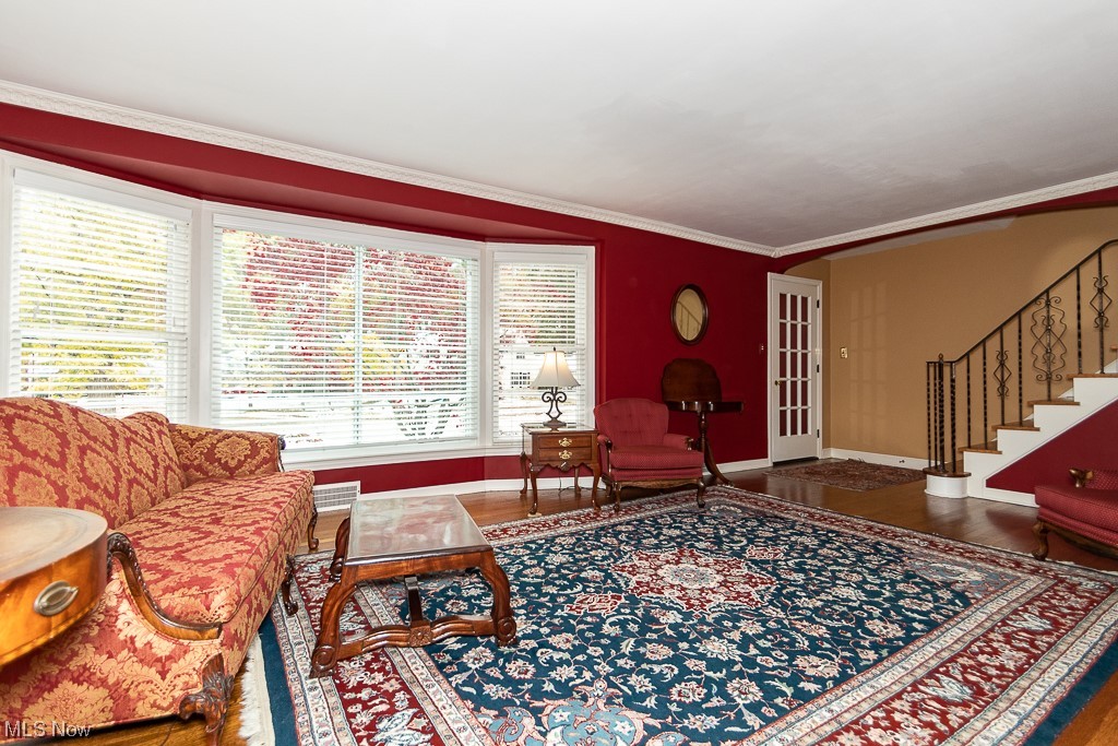 3232 Rumson Road Cleveland, OH 44118 - Photo 4 of 35