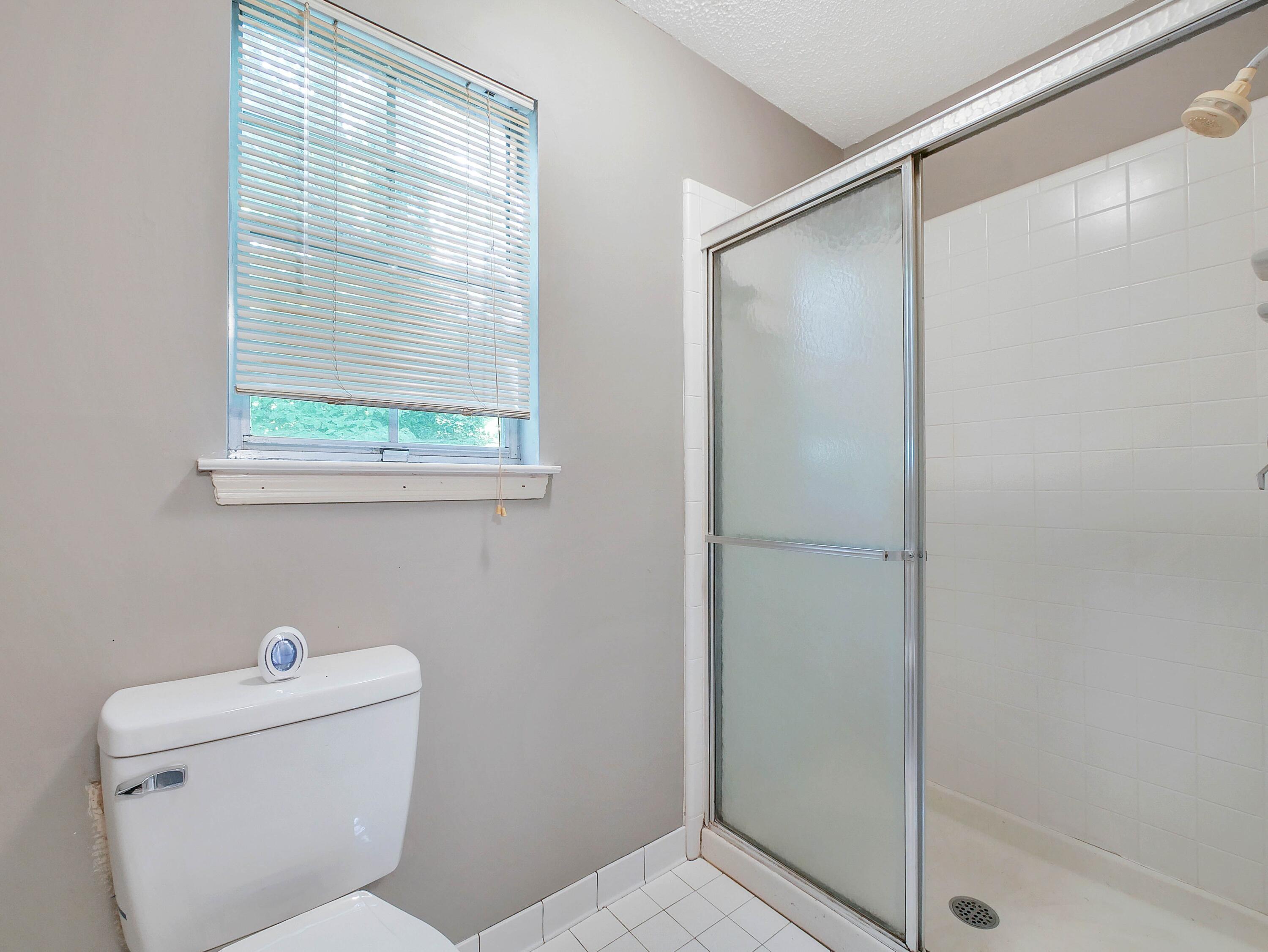 4737 North Forest Road Hixson, TN 37343 - Photo 20 of 33 Master Bath 2