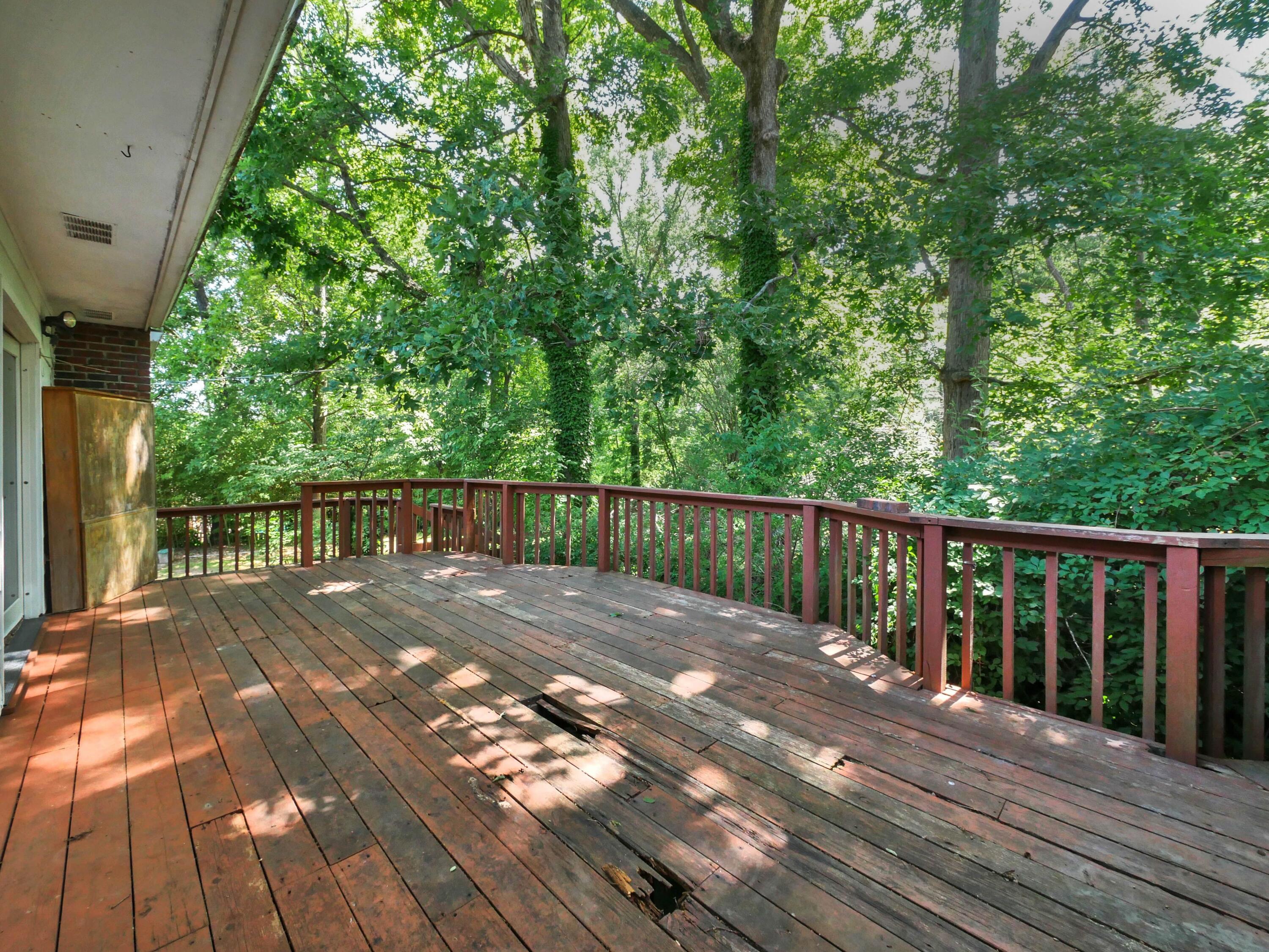4737 North Forest Road Hixson, TN 37343 - Photo 32 of 33 Back Deck2