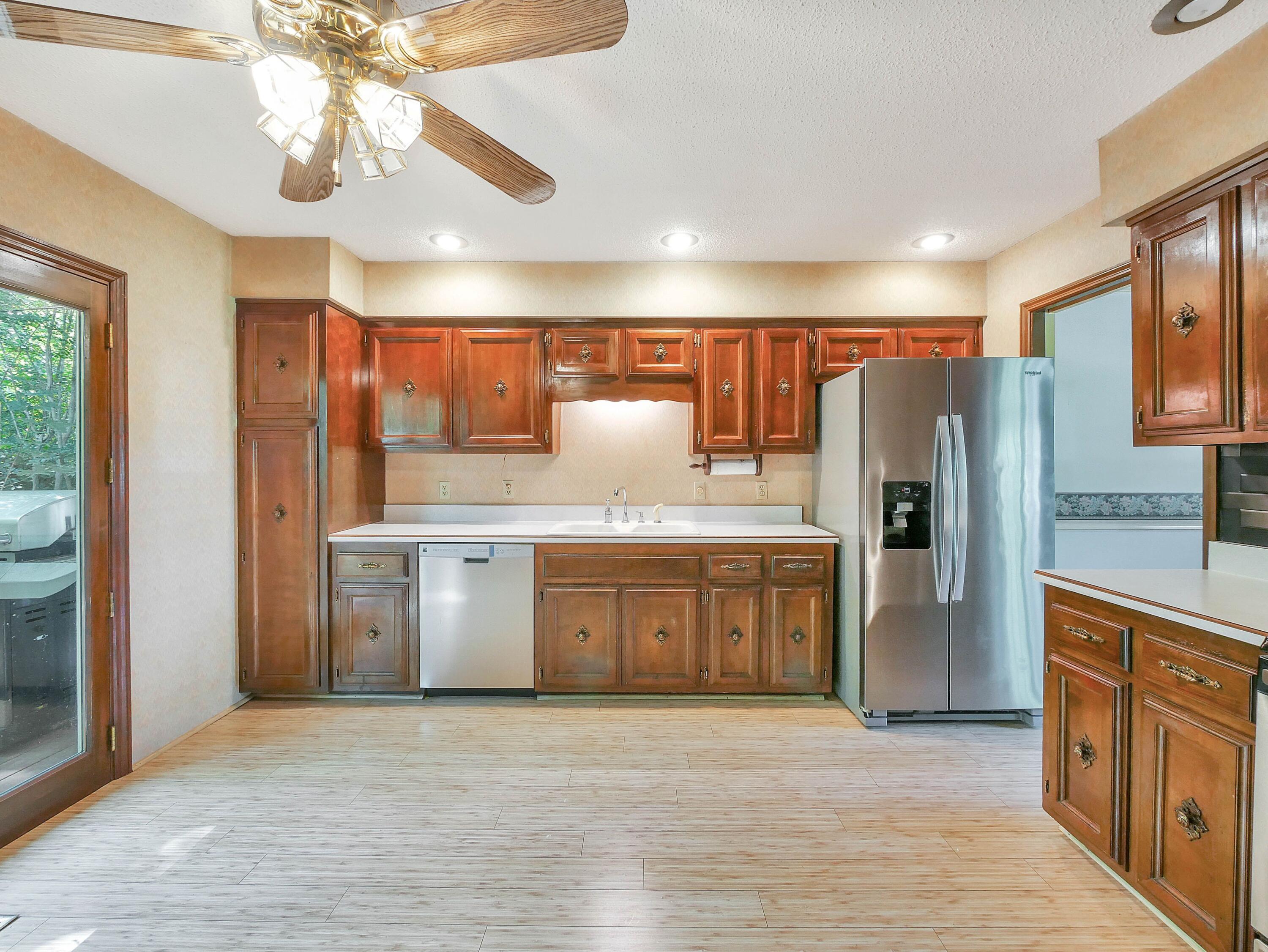 4737 North Forest Road Hixson, TN 37343 - Photo 8 of 33 Kitchen4