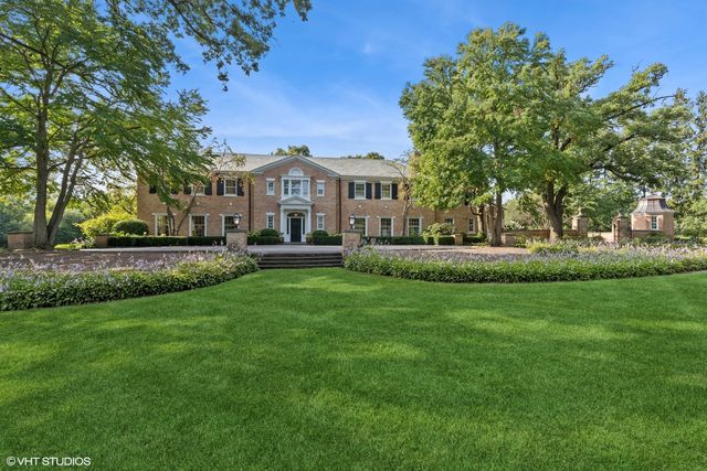 $2,699,000 | 2020 Knollwood Road, Lake Forest, IL 60045