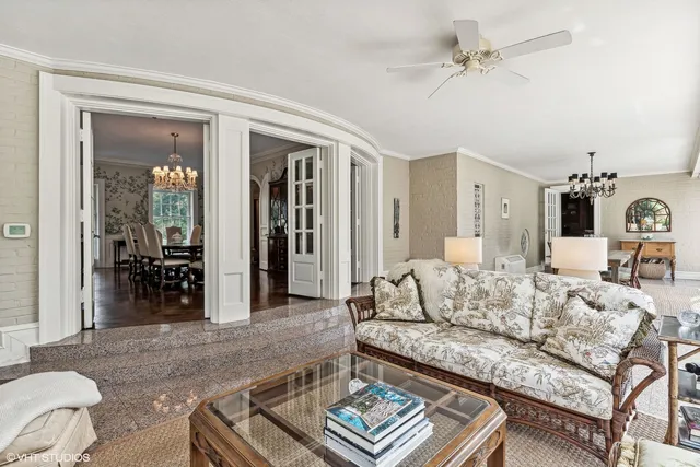 $2,699,000 | 2020 Knollwood Road, Lake Forest, IL 60045