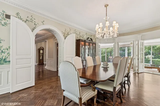 $2,699,000 | 2020 Knollwood Road, Lake Forest, IL 60045