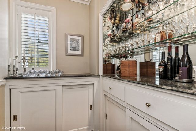 $2,699,000 | 2020 Knollwood Road, Lake Forest, IL 60045