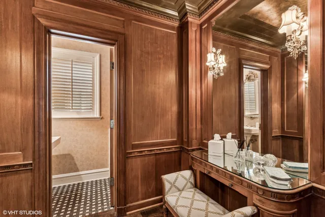 $2,699,000 | 2020 Knollwood Road, Lake Forest, IL 60045