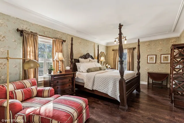 $2,699,000 | 2020 Knollwood Road, Lake Forest, IL 60045