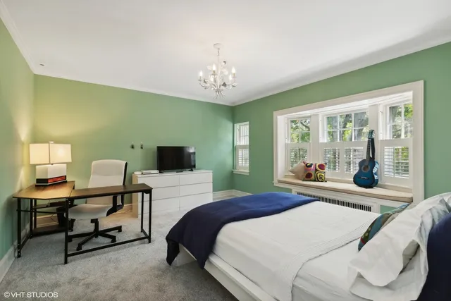 $2,699,000 | 2020 Knollwood Road, Lake Forest, IL 60045