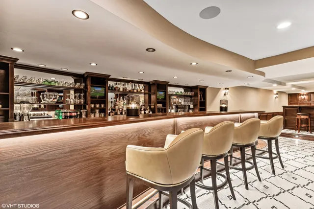 $2,699,000 | 2020 Knollwood Road, Lake Forest, IL 60045