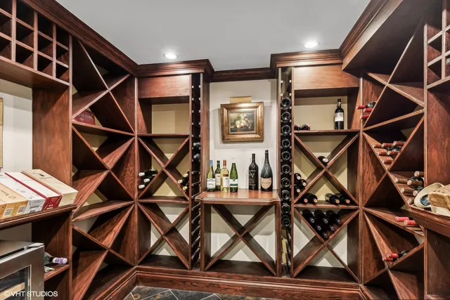 $2,699,000 | 2020 Knollwood Road, Lake Forest, IL 60045