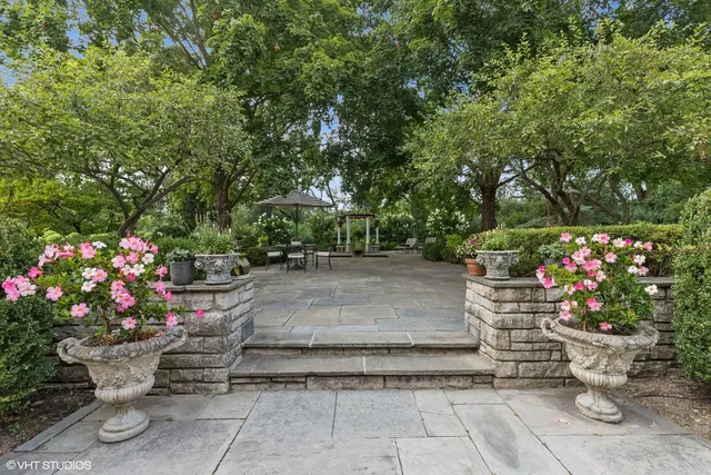 $2,699,000 | 2020 Knollwood Road, Lake Forest, IL 60045