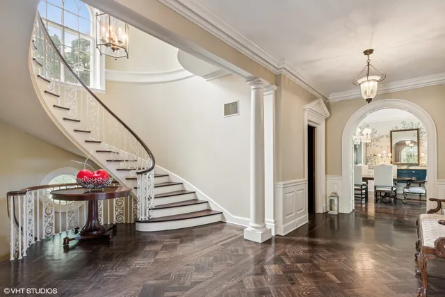 $2,699,000 | 2020 Knollwood Road, Lake Forest, IL 60045