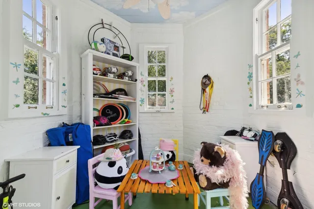 $2,699,000 | 2020 Knollwood Road, Lake Forest, IL 60045