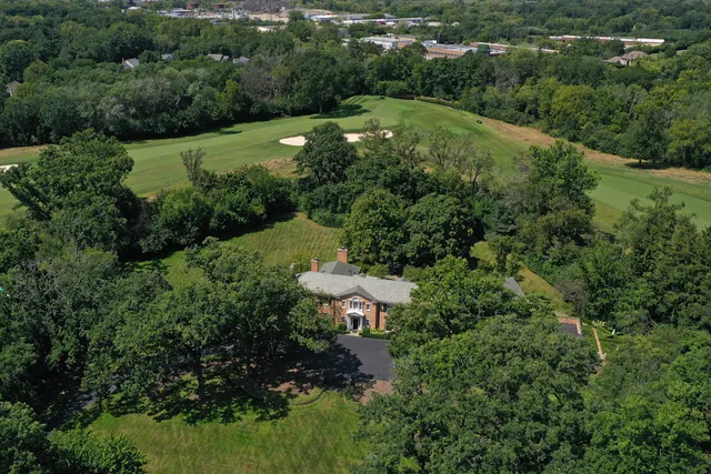 $2,699,000 | 2020 Knollwood Road, Lake Forest, IL 60045