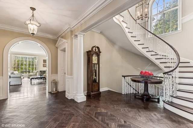 $2,699,000 | 2020 Knollwood Road, Lake Forest, IL 60045