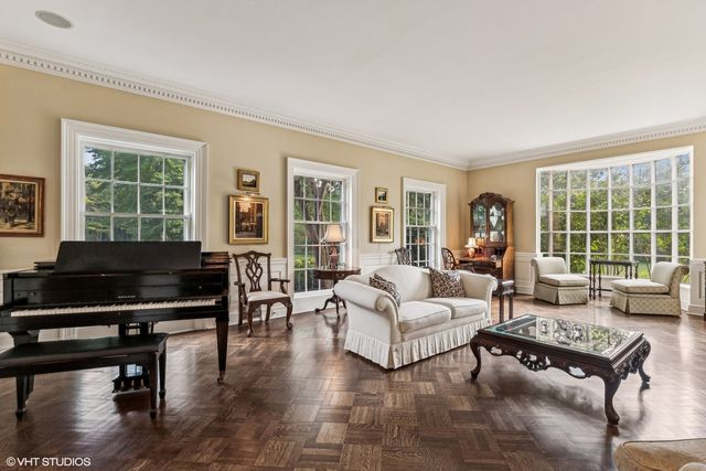 $2,699,000 | 2020 Knollwood Road, Lake Forest, IL 60045