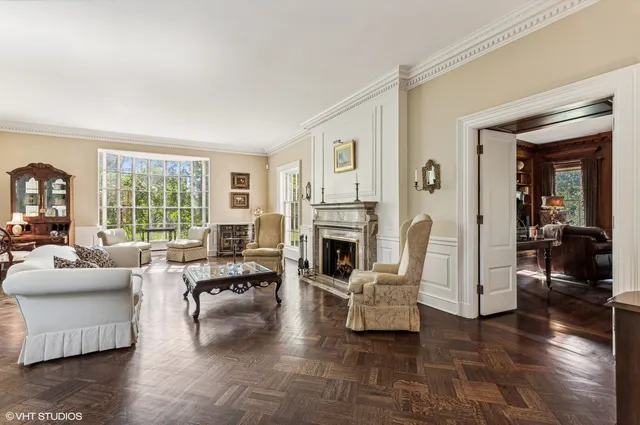 $2,699,000 | 2020 Knollwood Road, Lake Forest, IL 60045