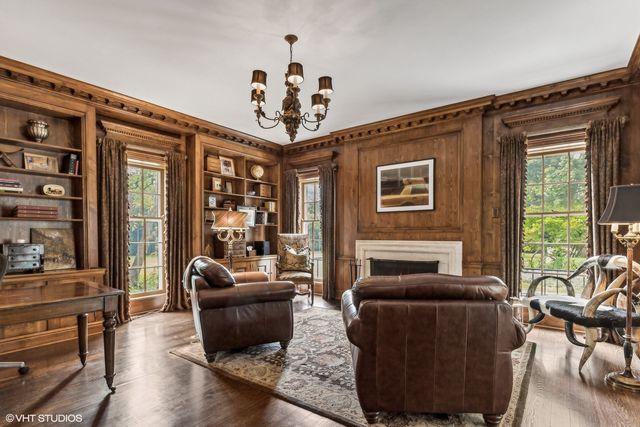 $2,699,000 | 2020 Knollwood Road, Lake Forest, IL 60045
