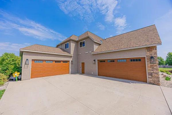 $1,199,000 | 6132 18th Street South, Fargo, ND 58104