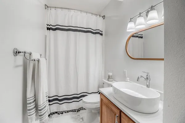 $1,199,000 | 6132 18th Street South, Fargo, ND 58104