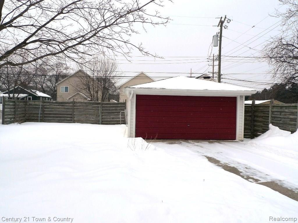 4117 Mark Orr Road Royal Oak, MI 48073 - Photo 17 of 19 2 car garage - Copy.jpg