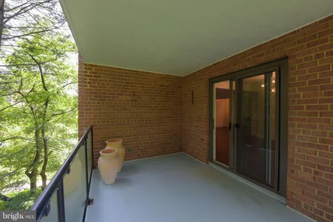 $4,200 | 4201 Cathedral Avenue Northwest, Unit 501W, Washington, DC 20016