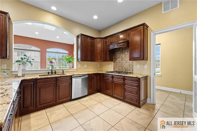 $1,499,999 | 6 Monet Court, Monmouth Junction, NJ 08852