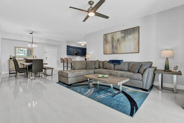 $4,500 | 802 West Windward Way, Unit 217, Lantana, FL 33462