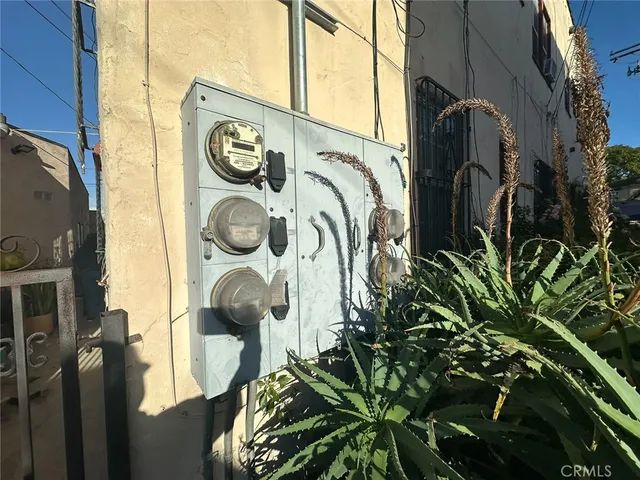 $1,199,000 | 4291 Garthwaite Avenue, Los Angeles, CA 90008