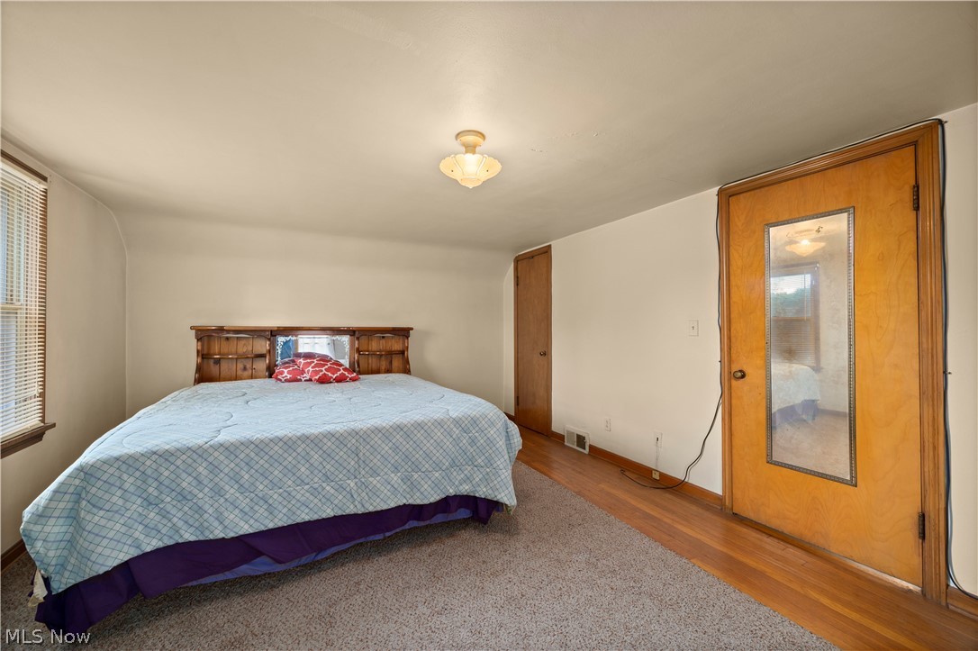 406 Root Road Lorain, OH 44052 - Photo 26 of 38 Upstairs Bedroom