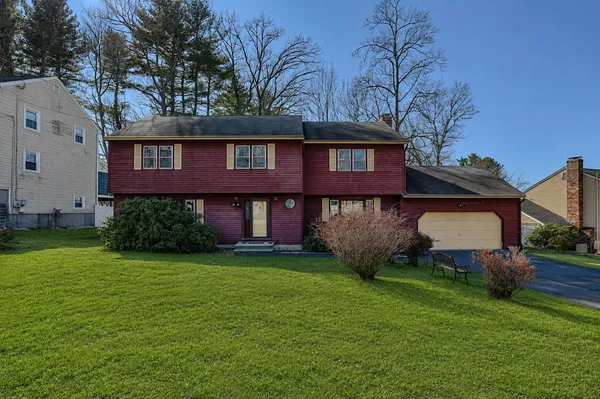 $675,000 | 21 Clearview Drive, Nashua, NH 03062