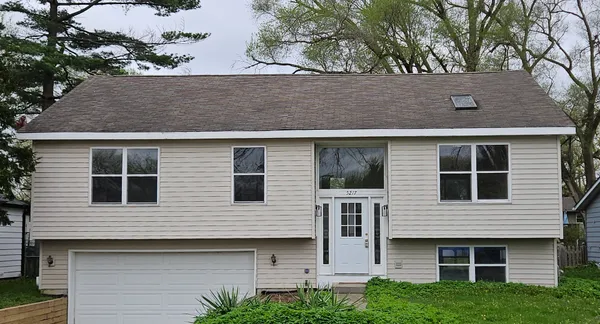$300,000 | 5217 North Pleasant View Drive, McHenry, IL 60051