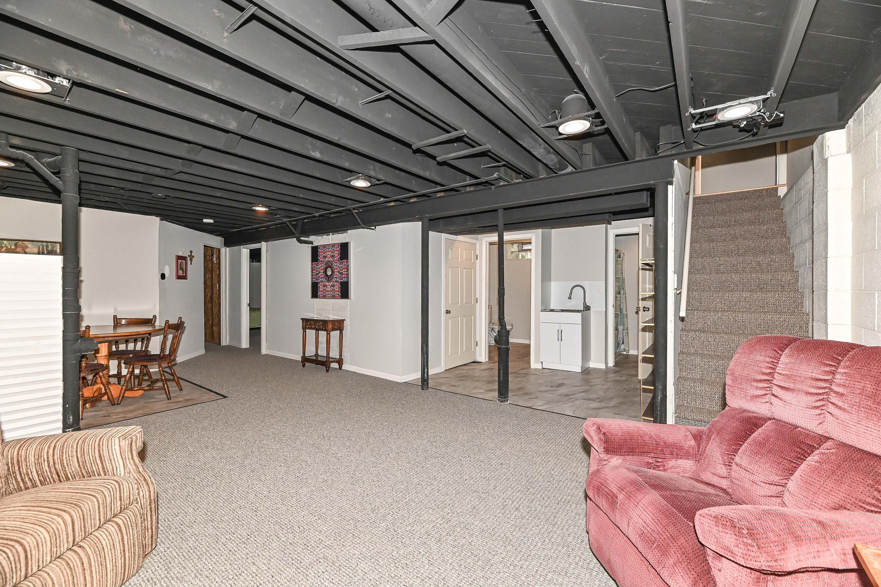 4265 South 68th Street Greenfield, WI 53220 - Photo 23 of 38 S 68th-35